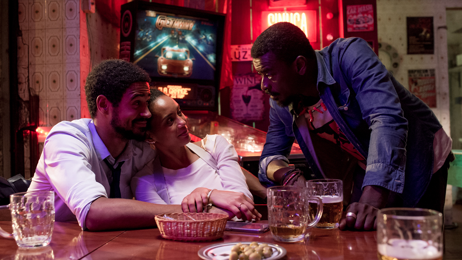 cena do filme Medida Provis&oacute;ria, dirigito por L&aacute;zaro