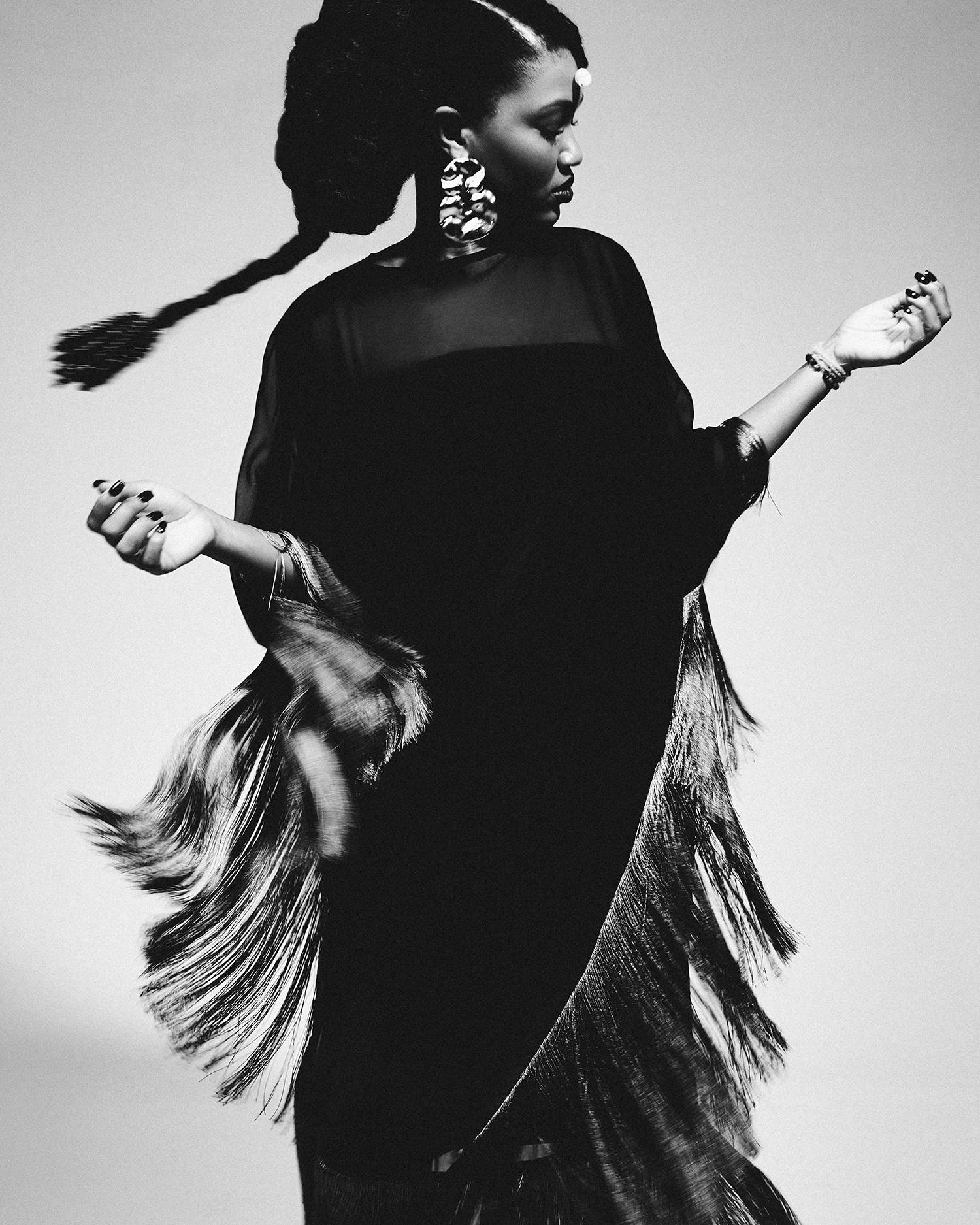 Luedji Luna Dire&ccedil;&atilde;o criativa: Pedro Moura + Lucas Teixeira Edi&ccedil;&atilde;o de moda: Pedro Moura Foto: Henrique Falci Beleza: Ian Ribeiro(make) + Mabatha(cabelo) Assitente foto: Vini Burghetti Assitente moda: Taina Castro + Barbara Milena