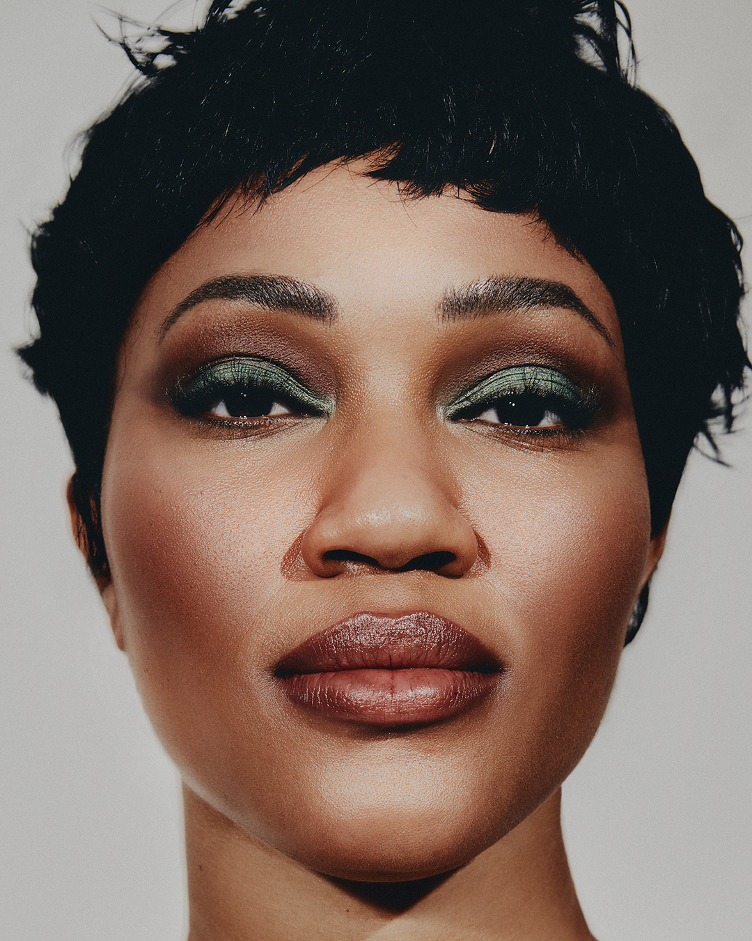 Luedji Luna Dire&ccedil;&atilde;o criativa: Pedro Moura + Lucas Teixeira Edi&ccedil;&atilde;o de moda: Pedro Moura Foto: Henrique Falci Beleza: Ian Ribeiro(make) + Mabatha(cabelo) Assitente foto: Vini Burghetti Assitente moda: Taina Castro + Barbara Milena