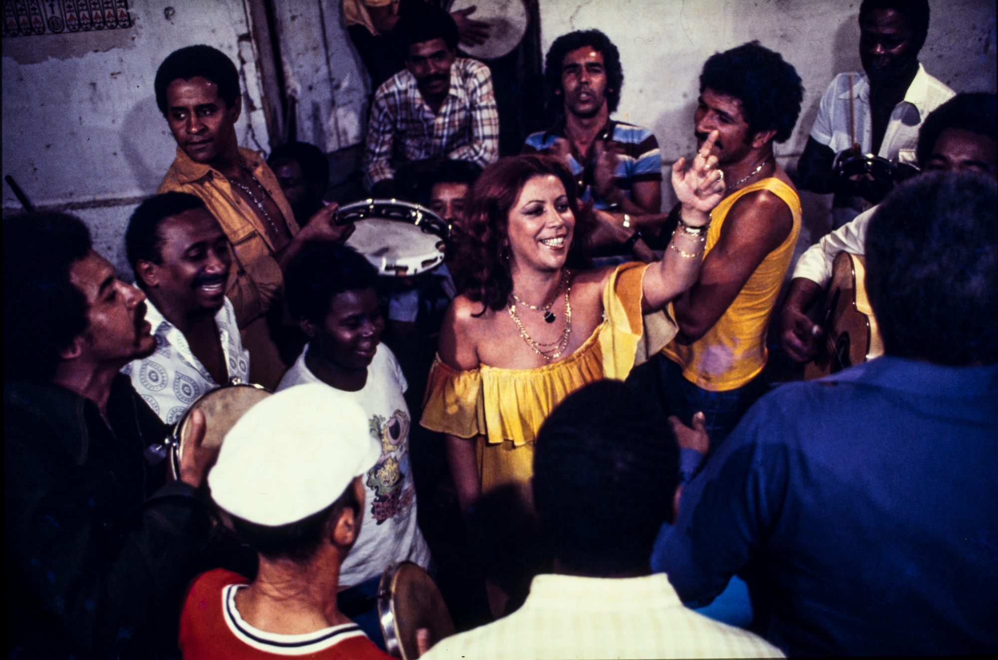 Beth Carvalho em cena do document&aacute;rio Andan&ccedil;a