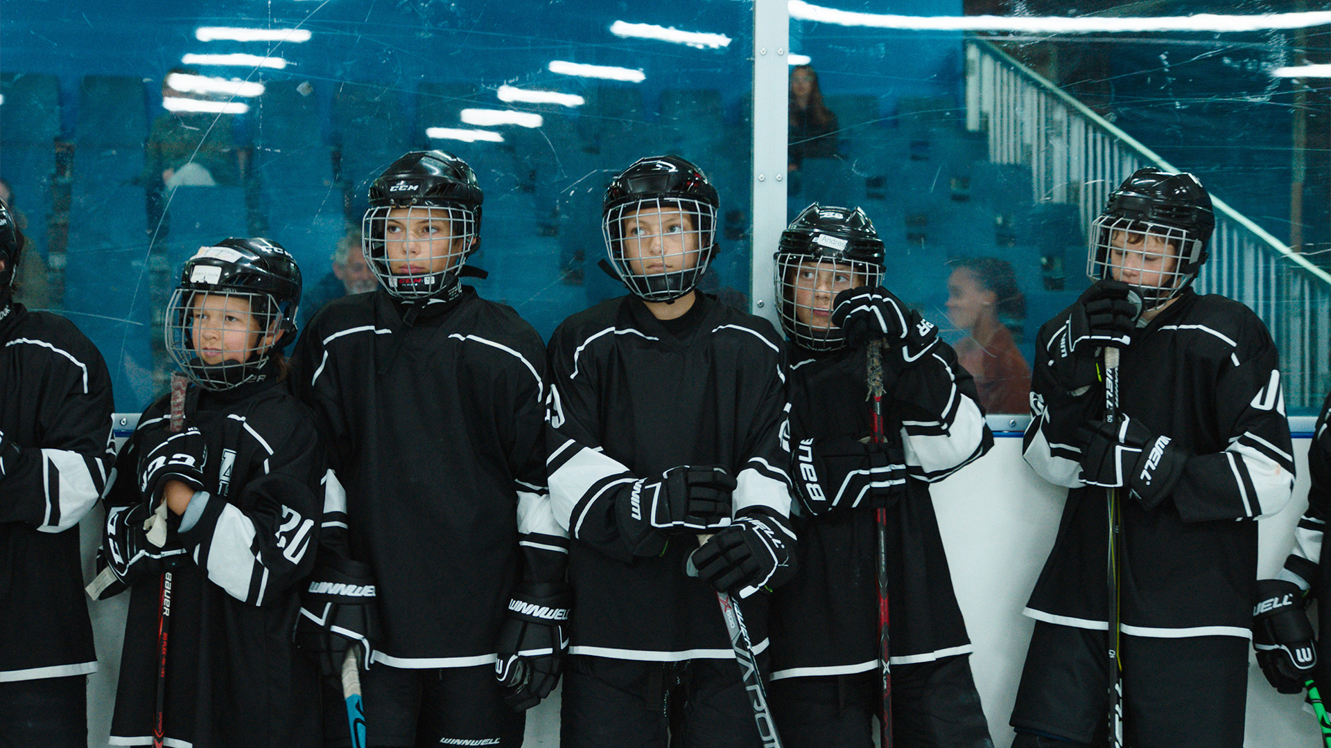 Cena do filme Close.