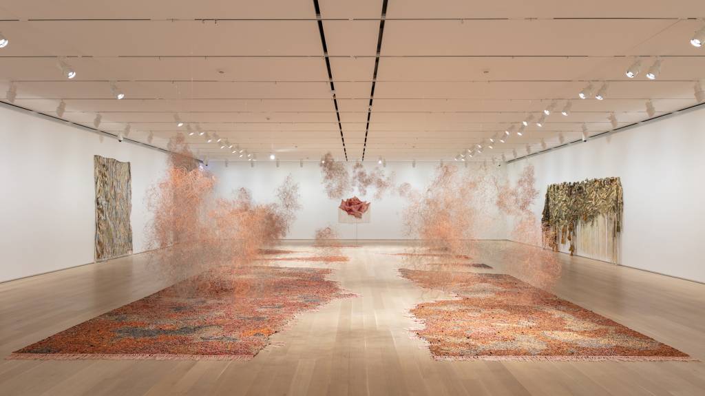 Igshaan Adams, &Aacute;frica do Sul, Desire Lines, Installation view. The Art Institute of Chicago, Chicago, IL, 2022