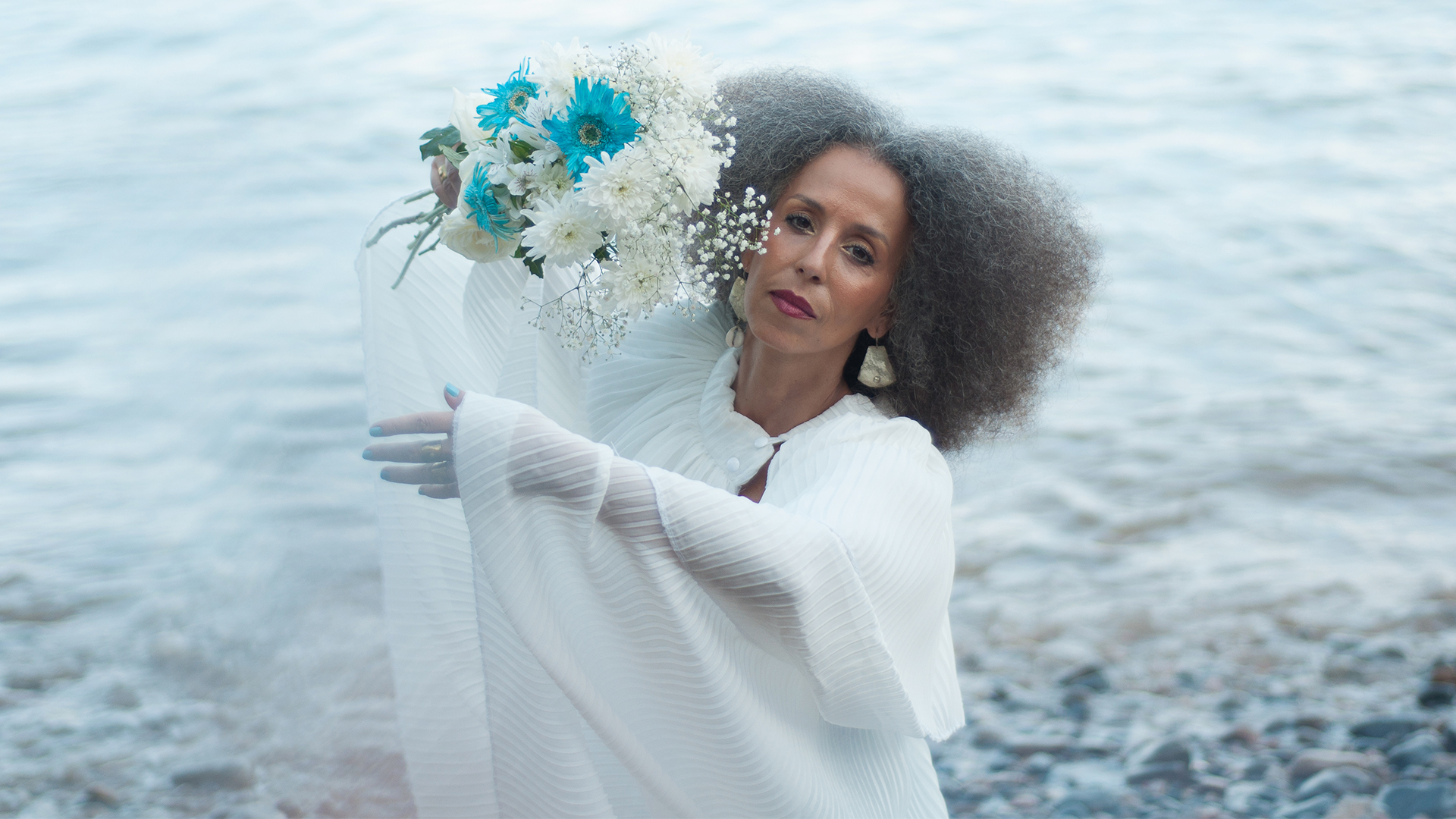 Cantora Iara Renn&oacute;.