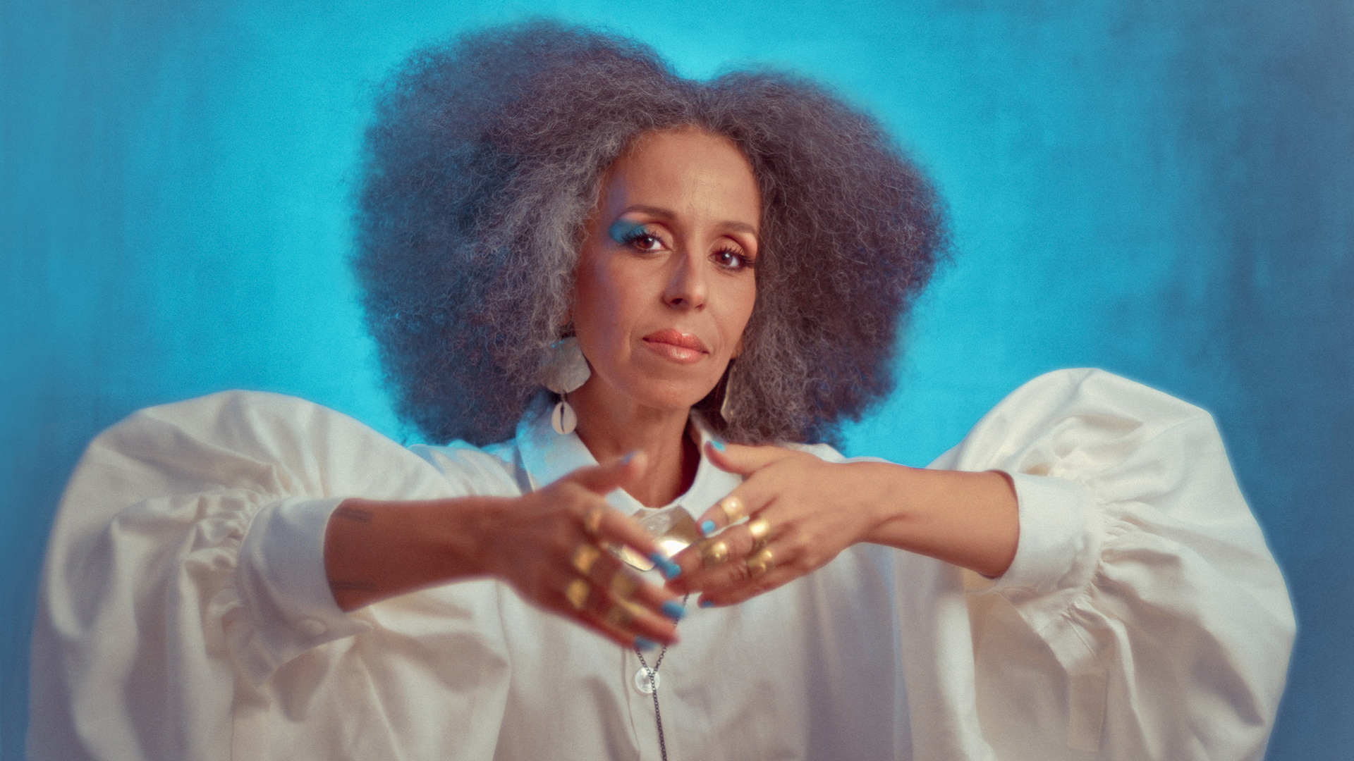 Cantora Iara Renn&oacute;.
