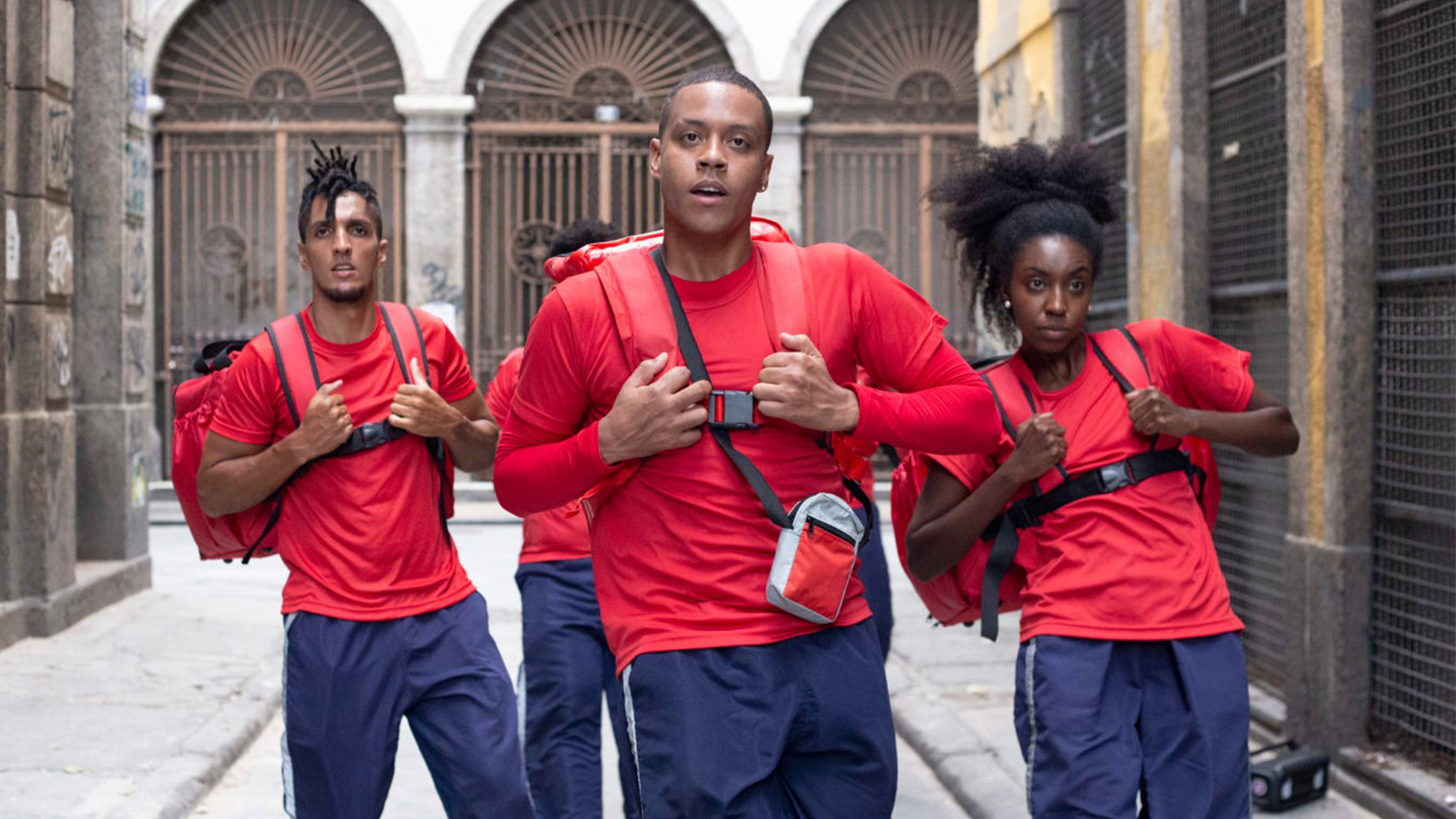 filme-fantasma-neon-dirigido-por-leonardo-martinelli