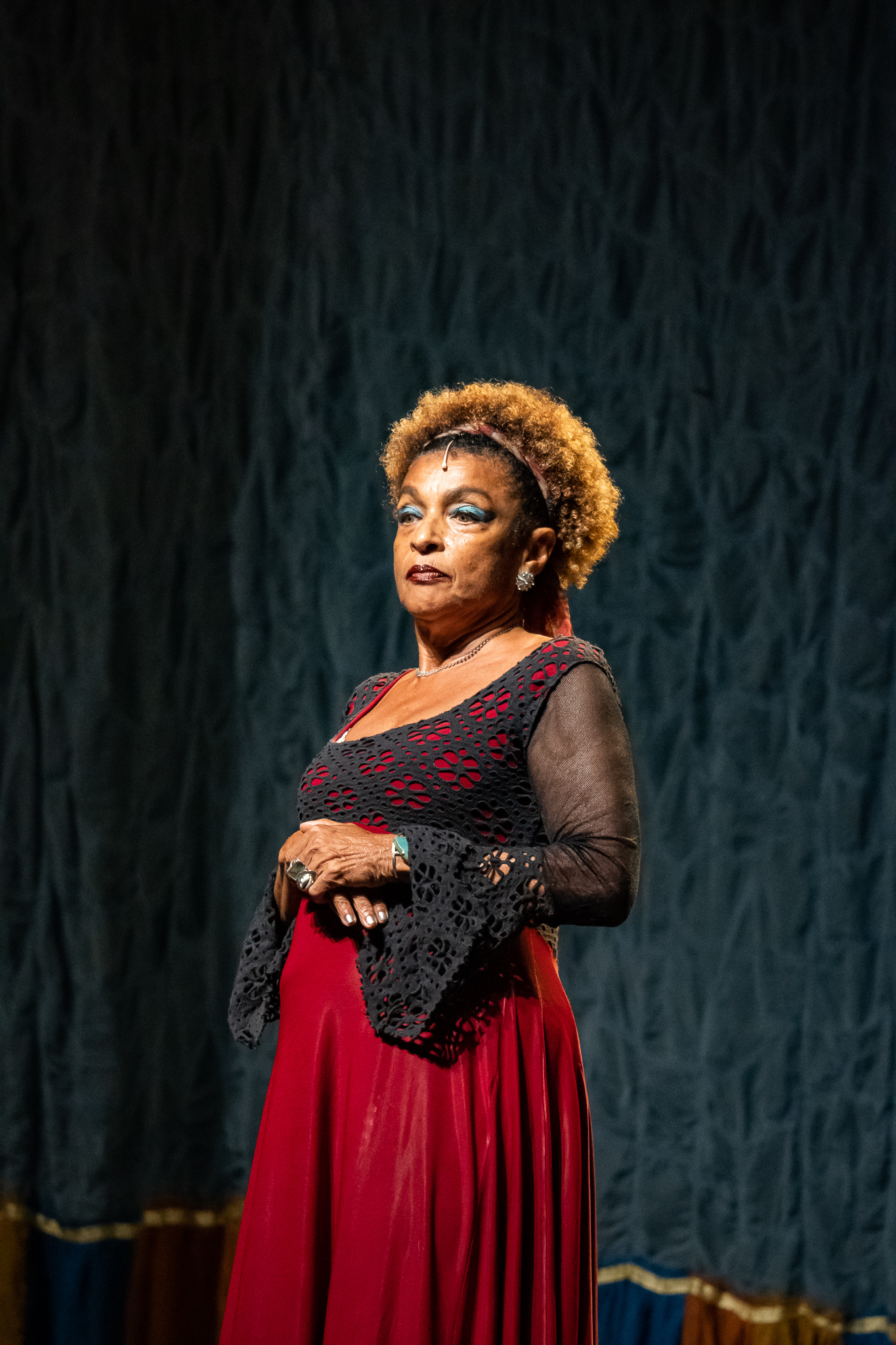 elisa-lucinda-atriz-poeta-parem-de-falar-mal-da-rotina-peca-monologo