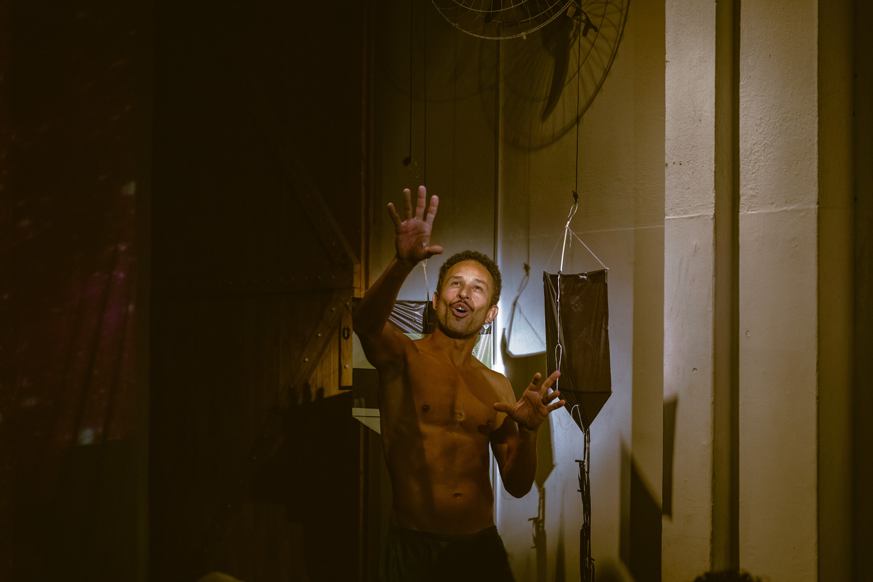 mario-negreiro-peca-teatro-cartaz-mario-andrade-modernismo-espetaculo-macunaima