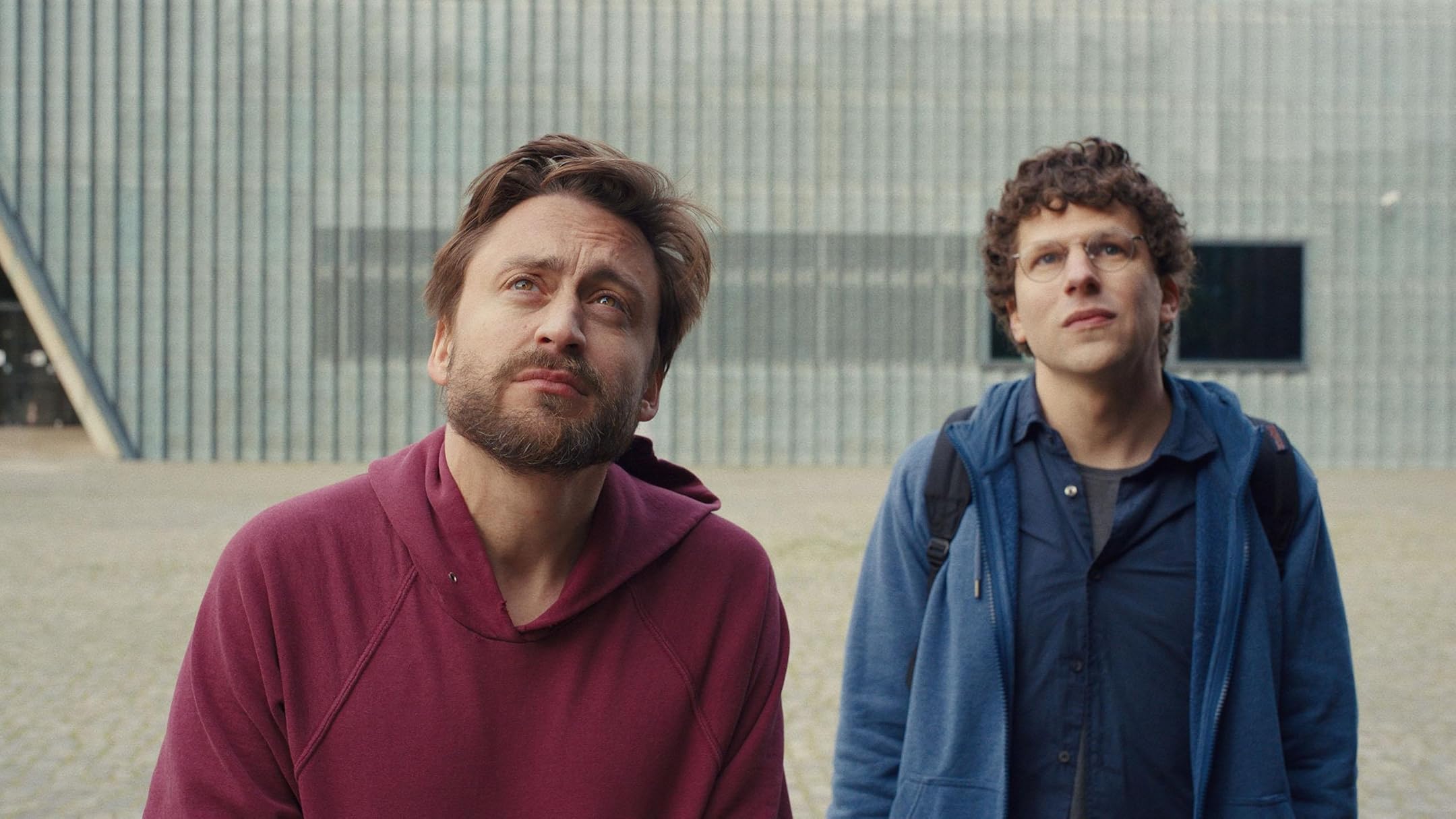 kieran-culkin-jesse-eisenberg-filme-dor-comedia-verdadeira