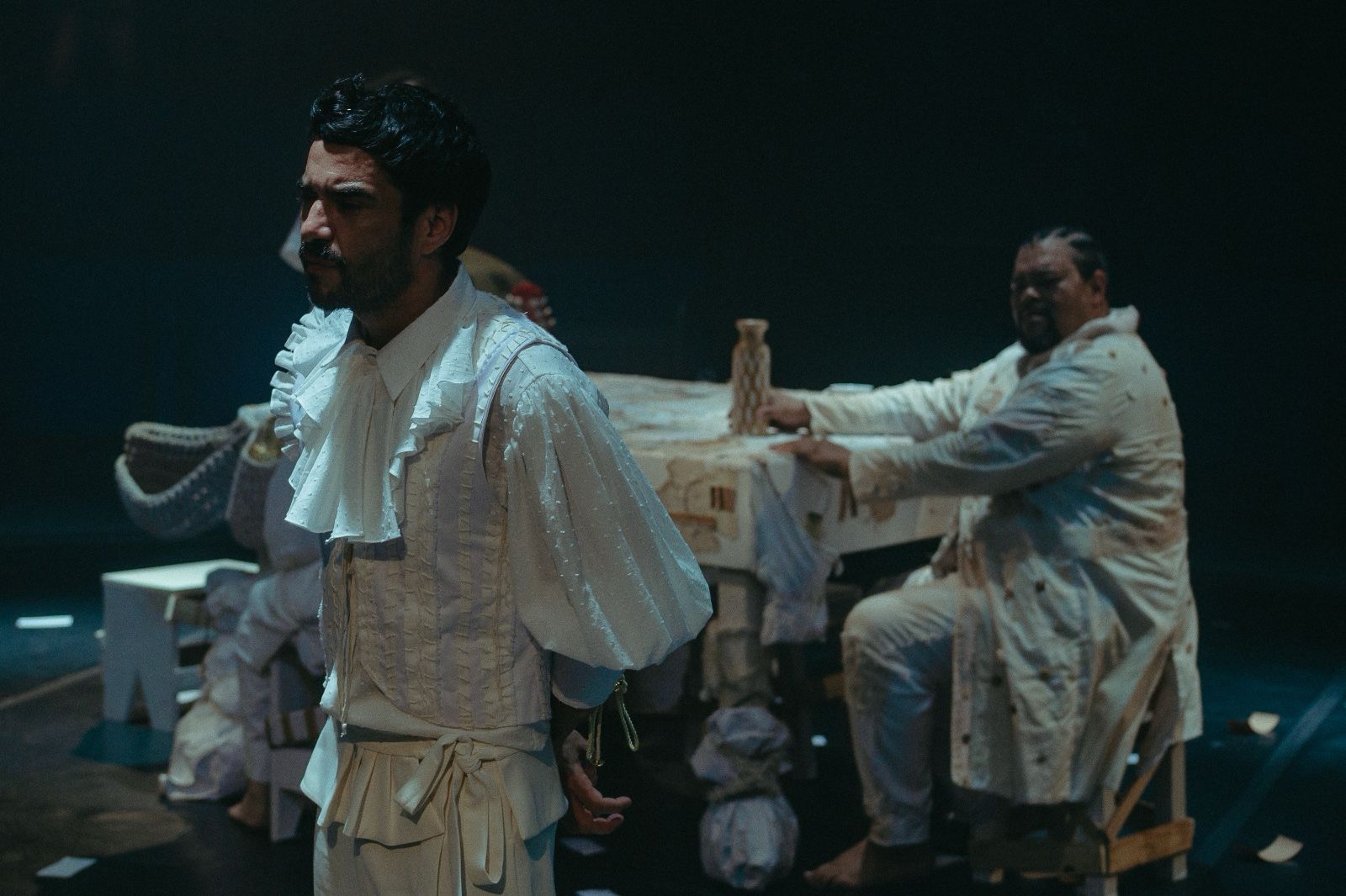 peca-teatro-dostoieviski-irmaos-karamazov-caio-blat-adaptacao-sesc-pompeia