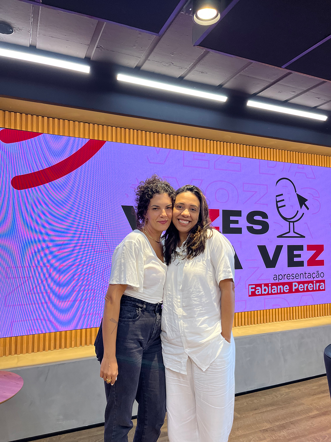 vozes-vez-radio-programa-novabrasil-fabiane-pereira-seu-jorge-ceu