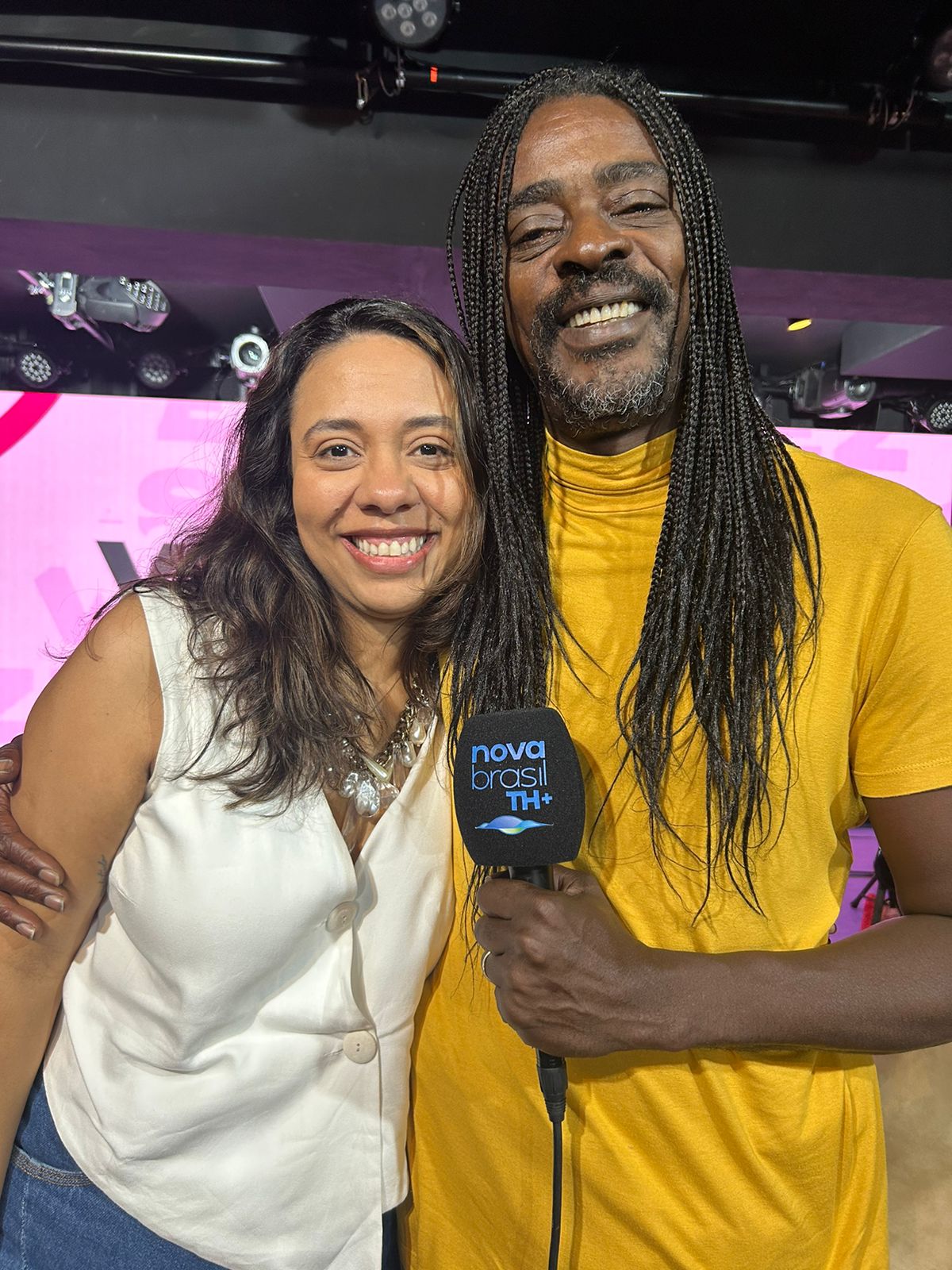vozes-vez-radio-programa-novabrasil-fabiane-pereira-seu-jorge