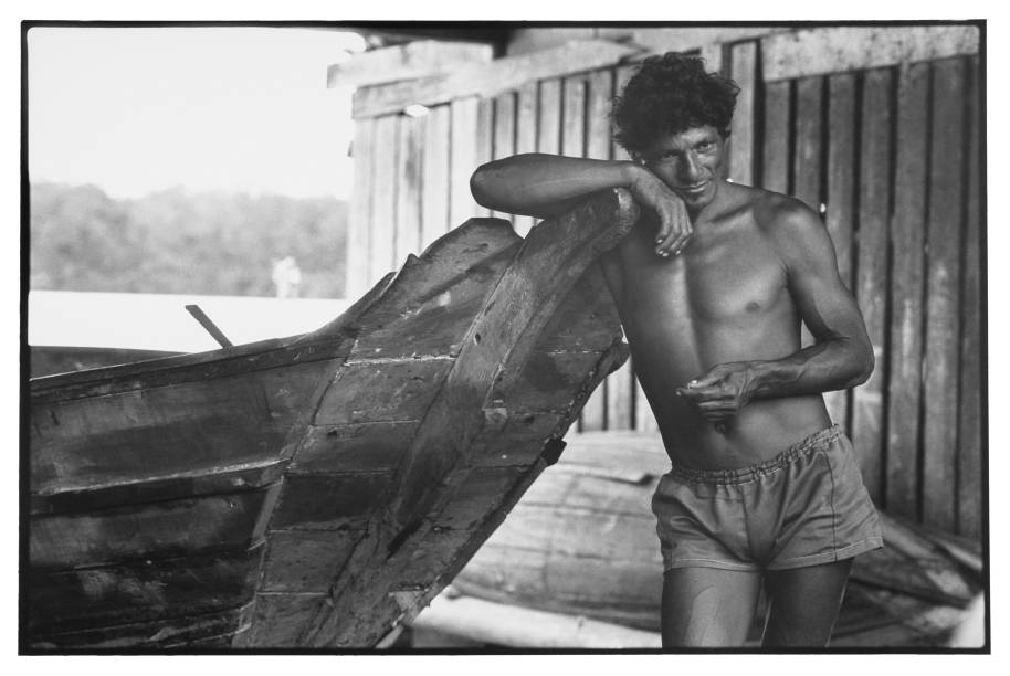Descansando na canoa, 1984