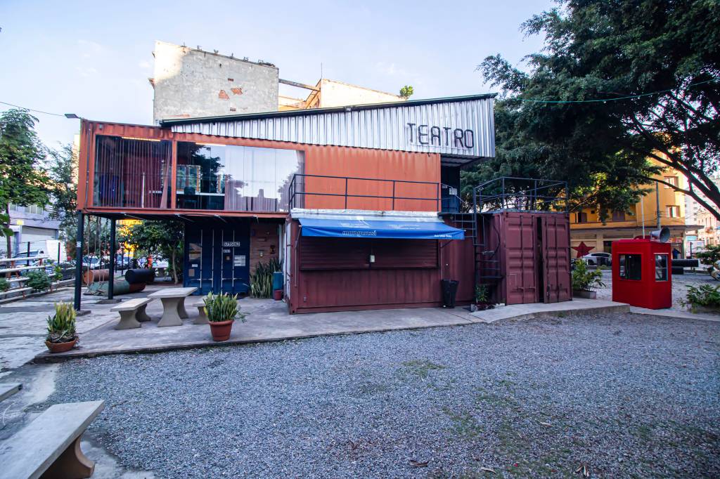 Teatro de Contêiner aceita novo terreno, mas falta verba para mudança