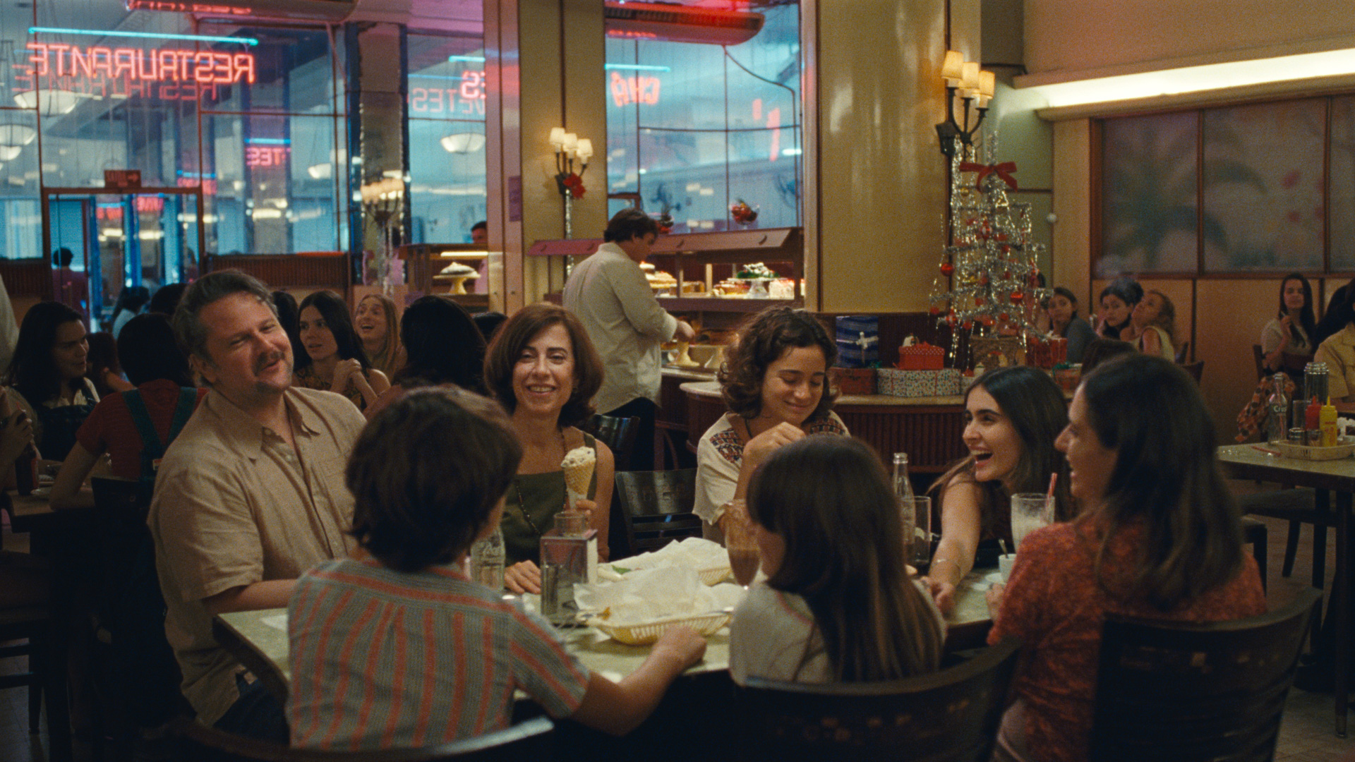 grande-premio-otelo-cinema-brasileiro-ainda-estou-aqui-fernanda-torres-walter-salles-selton-mello-valentina