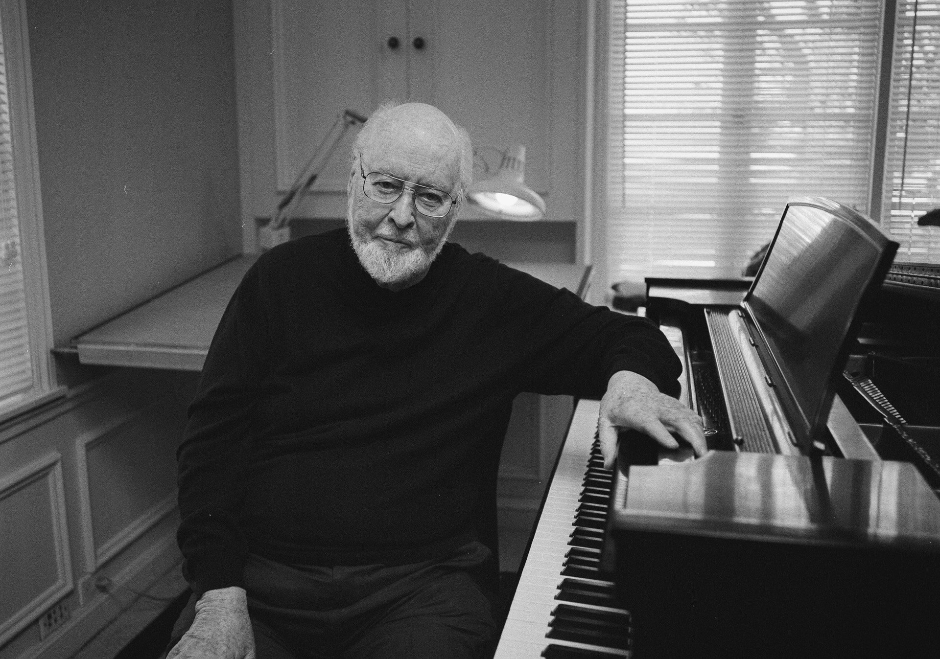 john-williams-music-by-documentario-compositor-trilha-cinema-stars-wars-guerra-nas-estrelas-indiana-jones