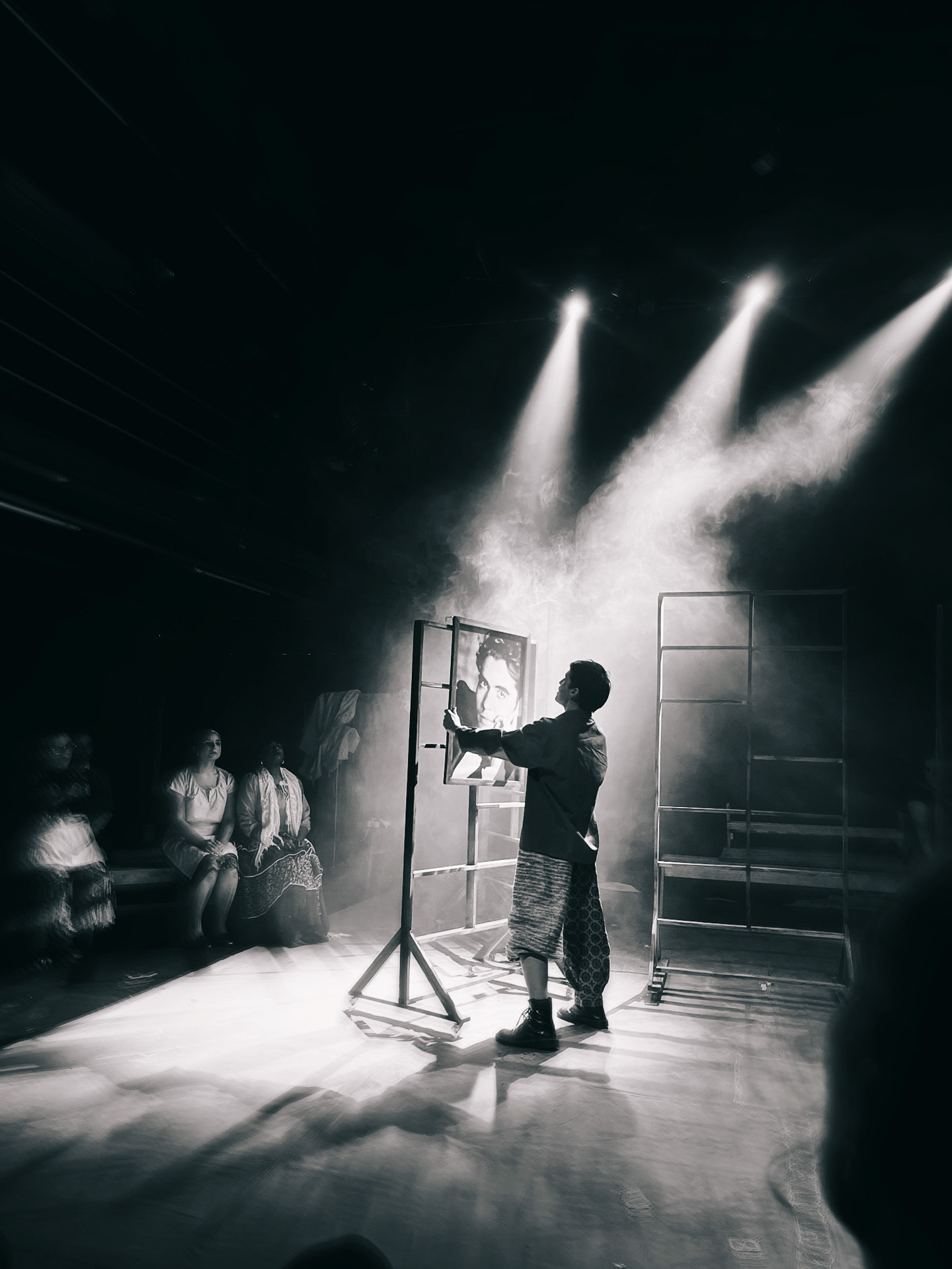 badas-sangue-teatro-peca-espetaculo