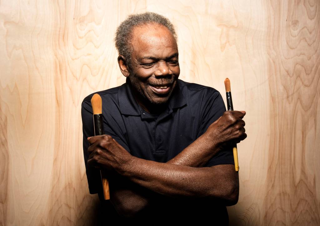 Quem foi Sam Gilliam: o artista que revolucionou a arte abstrata nos EUA