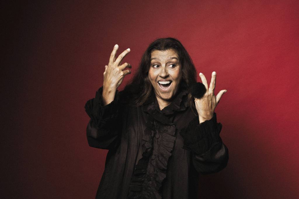 Última chance no Rio: Regina Casé encerra temporada do espetáculo ‘VIVA! VIDA!’