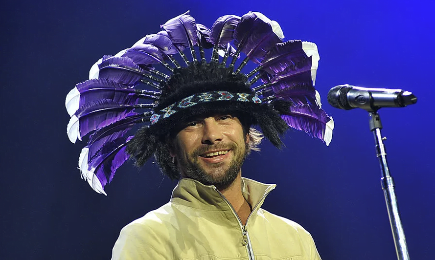Jamiroquai celebra 30 anos de “Virtual Insanity” com shows no Brasil em setembro